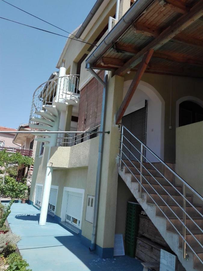 Apartments Jadranska Биоград-на-Мору Экстерьер фото